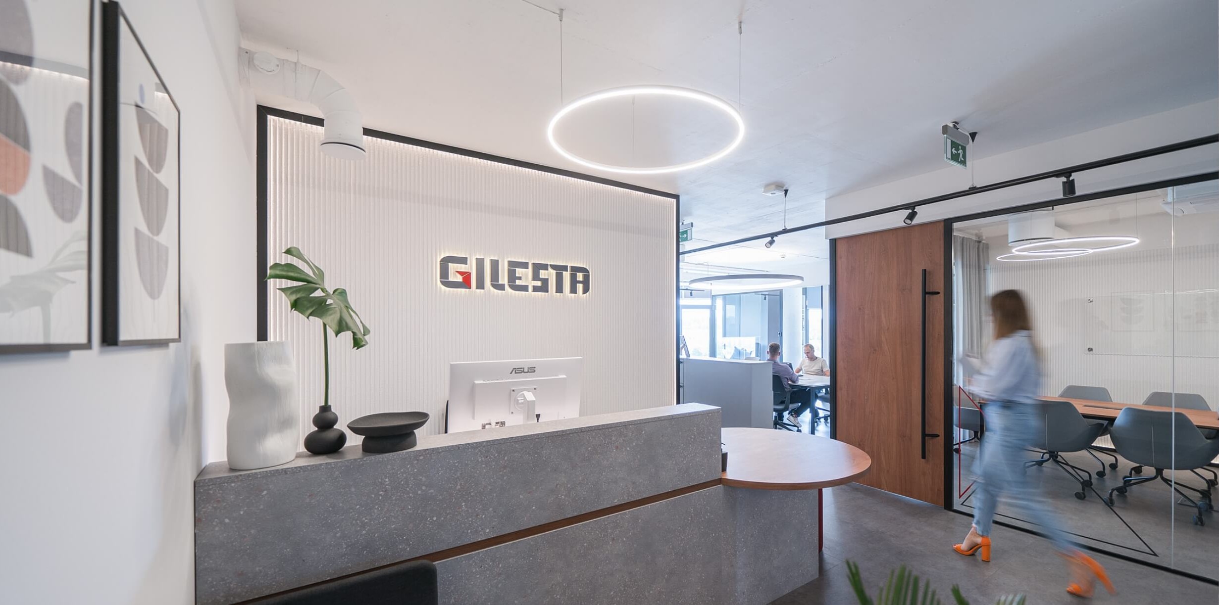 home_2@2x-78-0-2462-1223-1761822284